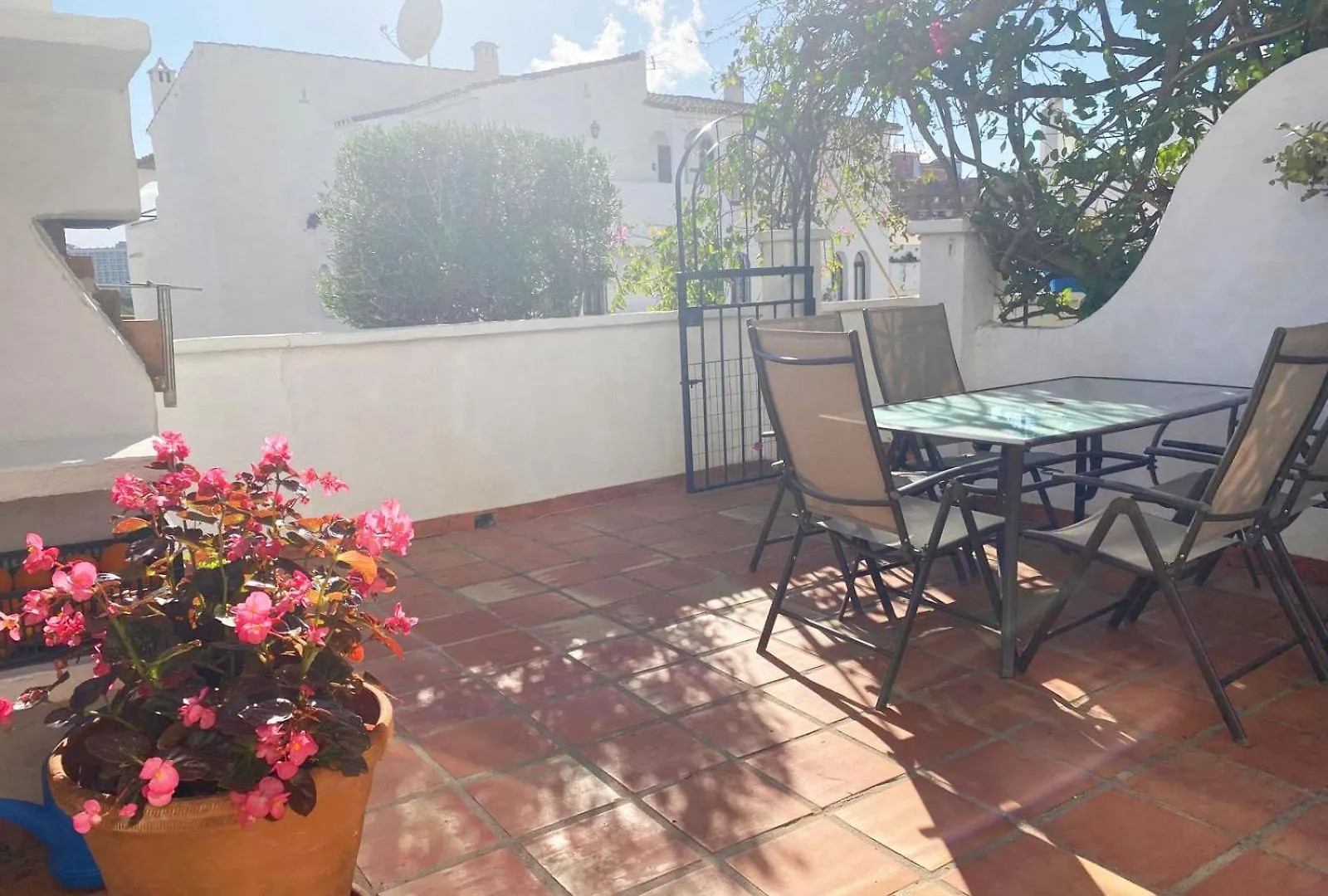 2 Bedroom With Spacious Terrace Pueblo Evita Benalmádena 0*,
